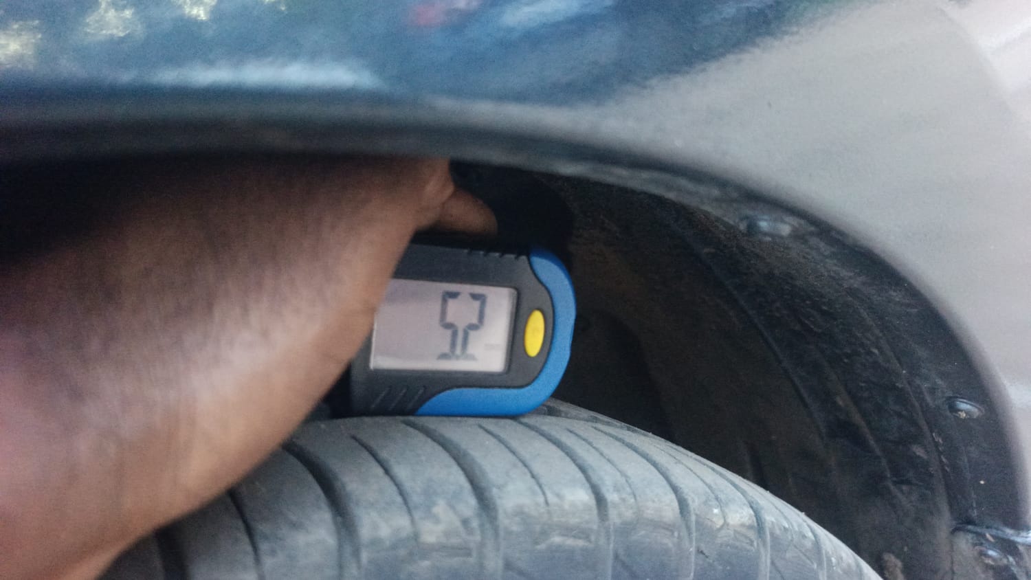 Used 2018 Tata Zest XTA Diesel Diesel Automatic tyres LEFT FRONT TYRE TREAD VIEW