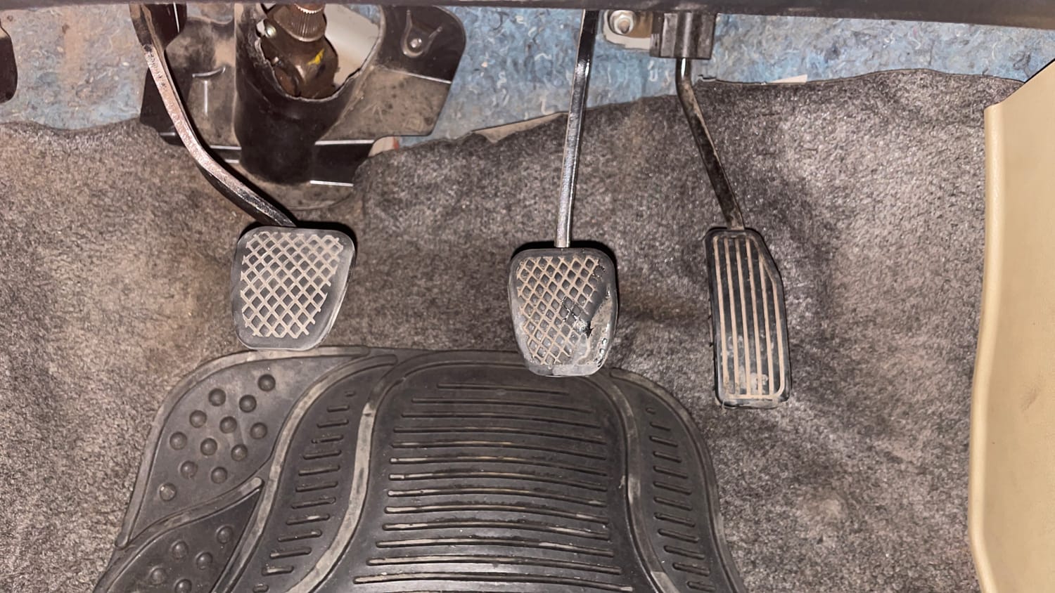 Used 2015 Honda Brio S MT Petrol Manual interior PEDALS VIEW