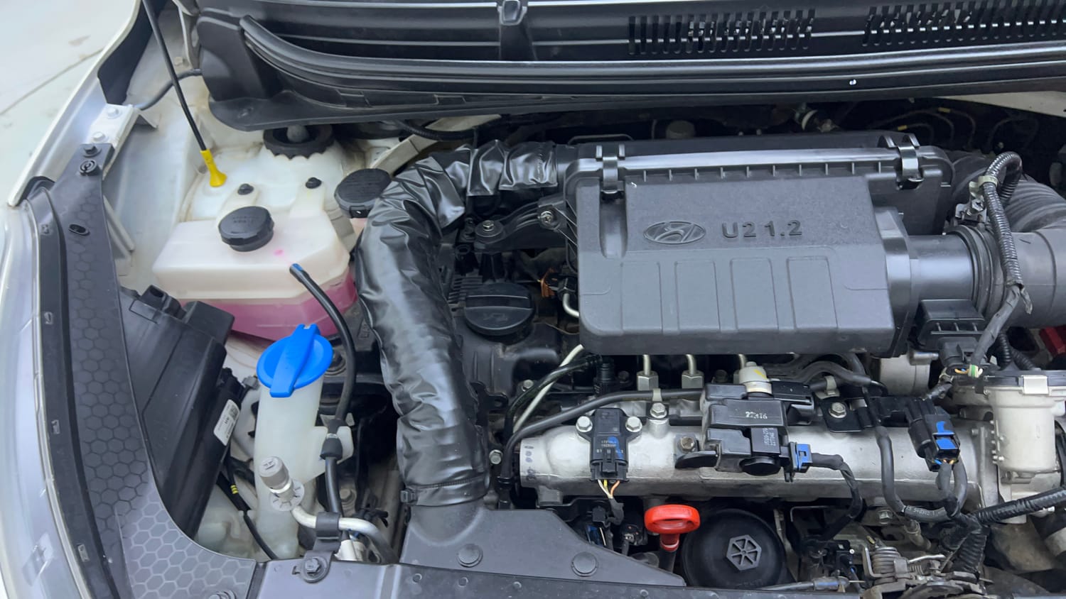 Used 2022 Hyundai Grand i10 Nios Sportz U2 1.2 CRDi Diesel Manual engine ENGINE RIGHT SIDE VIEW