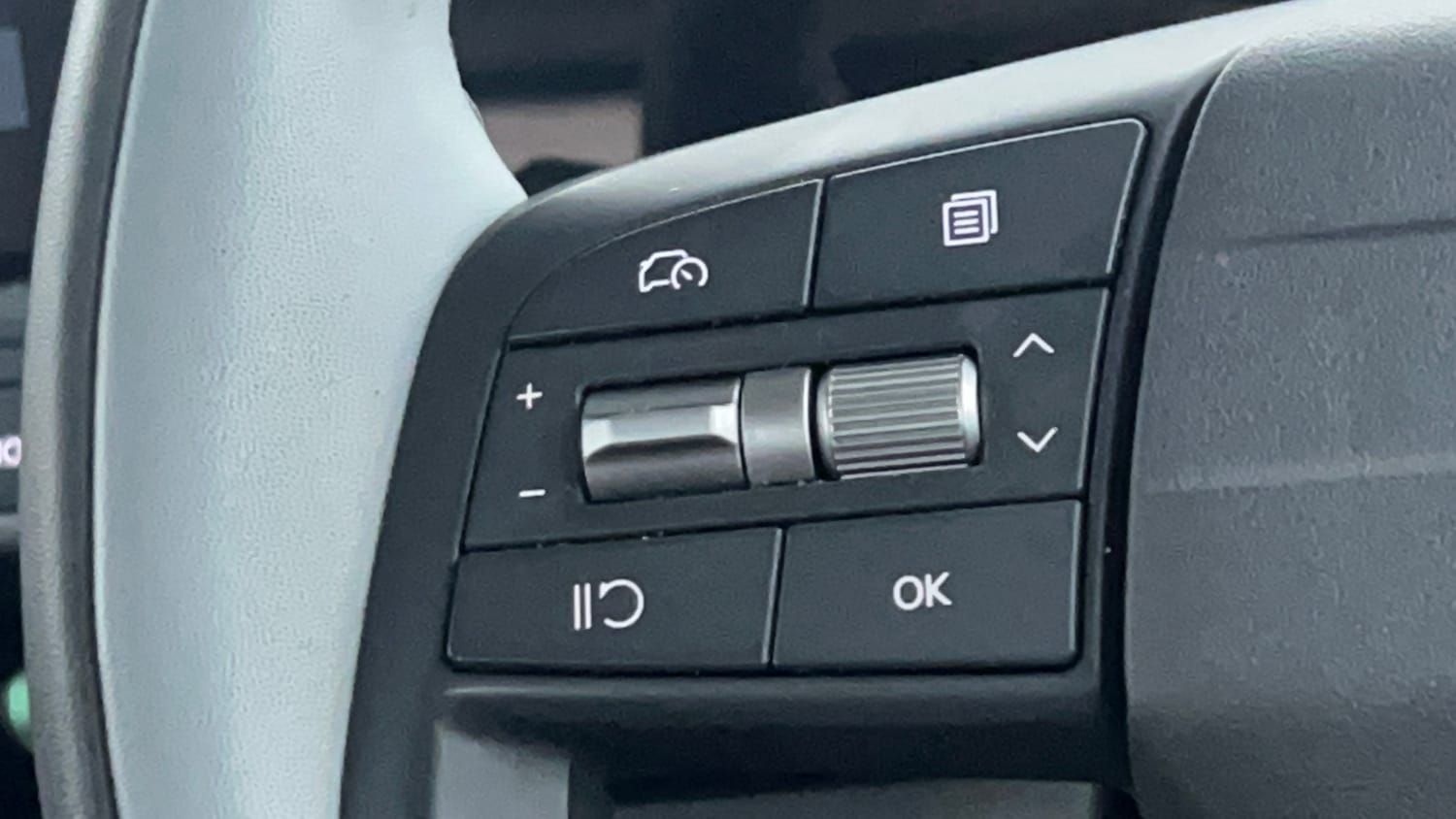 Used 2025 Kia Syros HTX 1.5 Diesel 6MT Diesel Manual top_features Cruise control