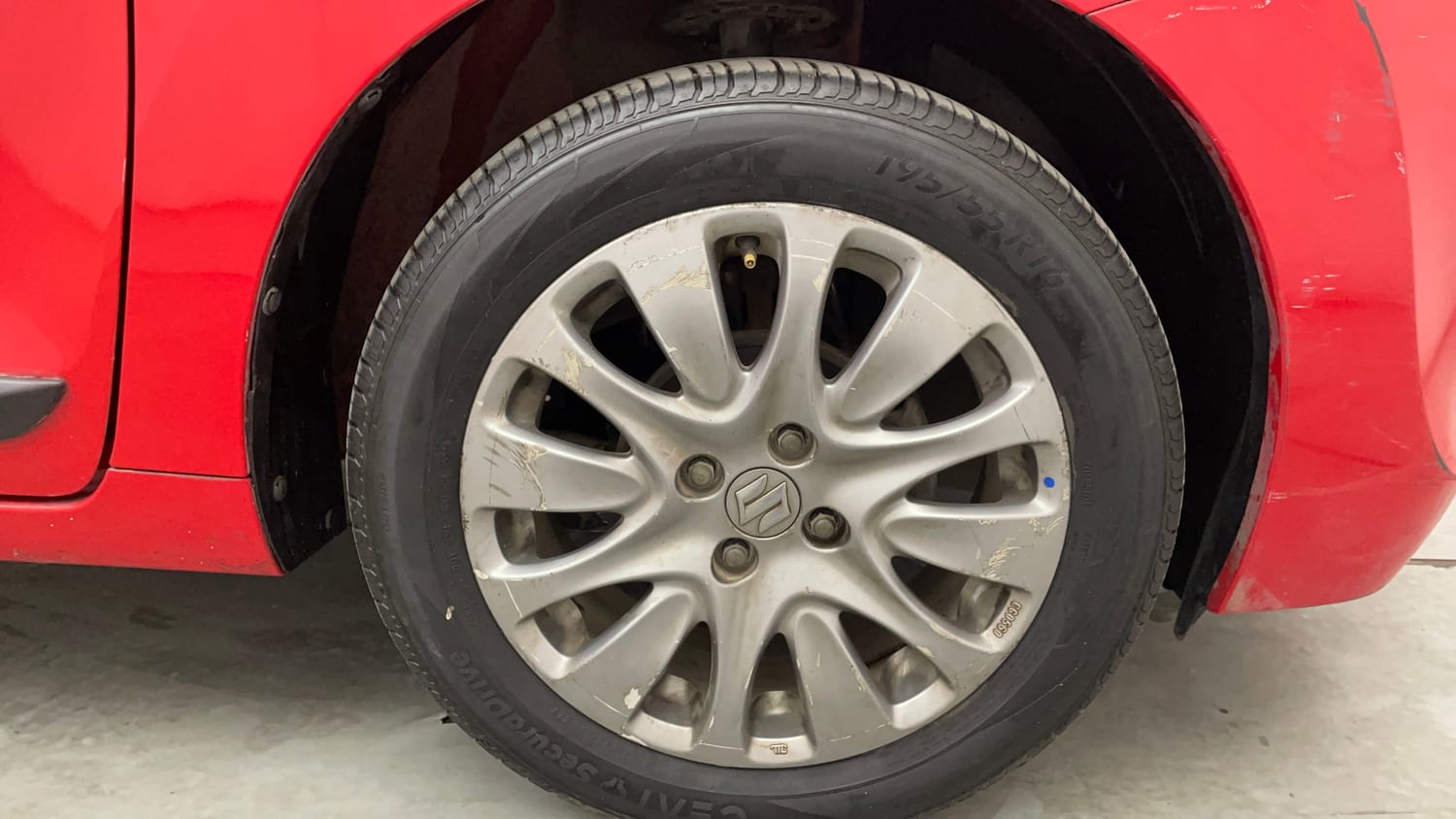 Used 2019 Maruti Suzuki Baleno Alpha 1.2 AT Petrol Automatic tyres RIGHT FRONT TYRE RIM VIEW