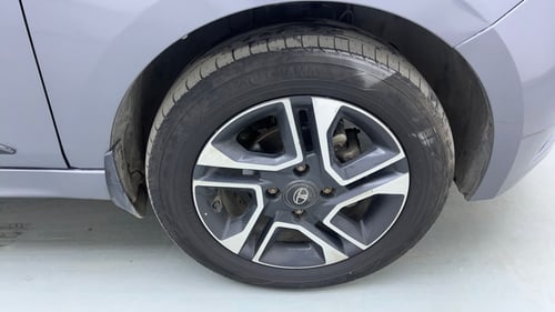 Used 2019 Tata Tiago Revotron XZ Plus Petrol Manual tyres RIGHT FRONT TYRE RIM VIEW