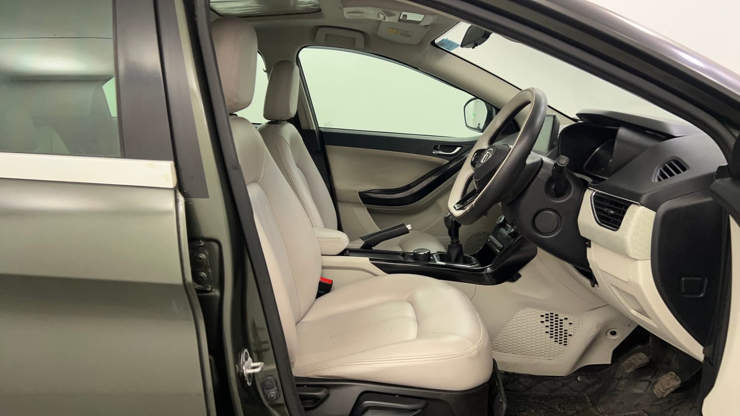 Used 2021 Tata Nexon XZ Plus (O) Petrol Manual interior RIGHT SIDE FRONT DOOR CABIN VIEW