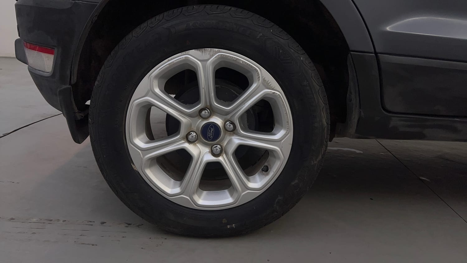 Used 2018 Ford EcoSport Titanium 1.5L TDCi Diesel Manual tyres RIGHT REAR TYRE RIM VIEW