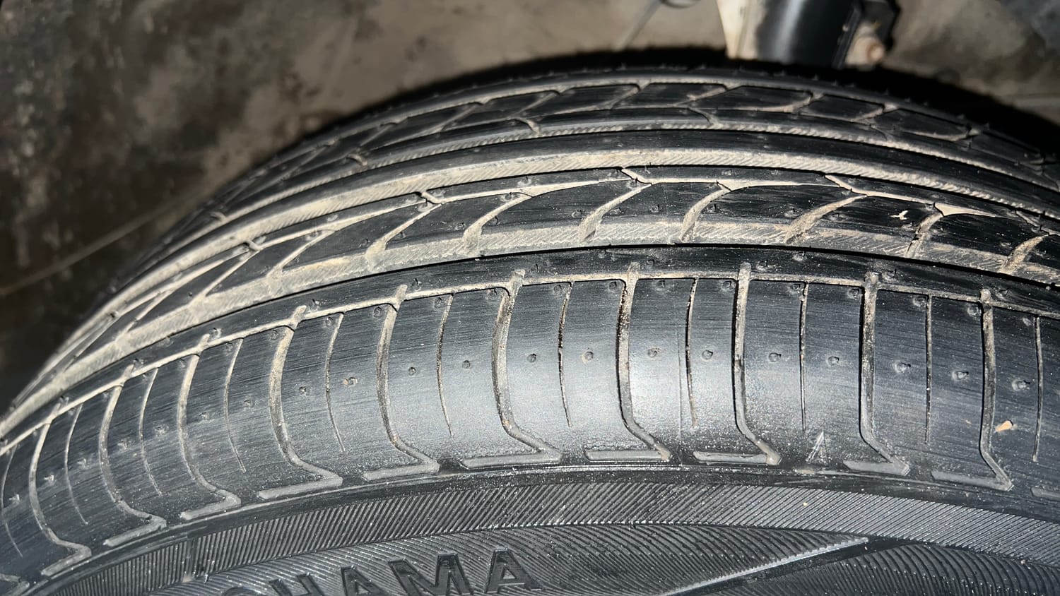 Used 2020 Maruti Suzuki XL6 Zeta MT Petrol Petrol Manual tyres RIGHT FRONT TYRE TREAD VIEW