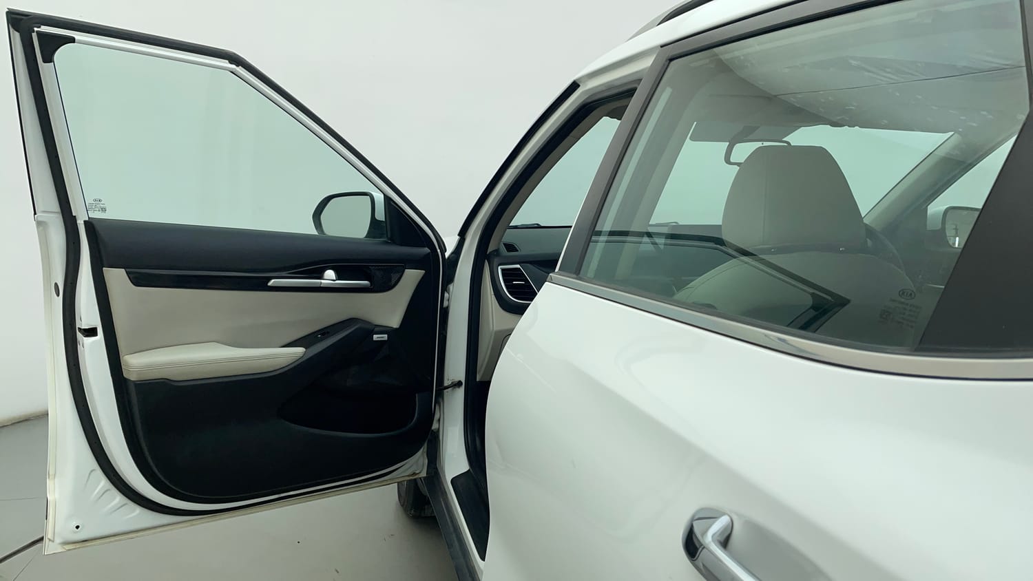 Used 2019 Kia Seltos HTX Plus 1.5 Diesel Diesel Manual interior LEFT FRONT DOOR OPEN VIEW