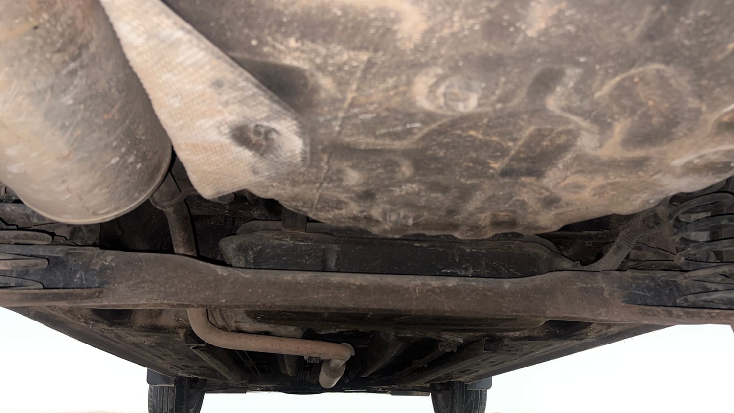 Used 2022 Renault Kiger RXZ 1.0 Turbo MT Petrol Manual extra REAR UNDERBODY VIEW (TAKEN FROM REAR)