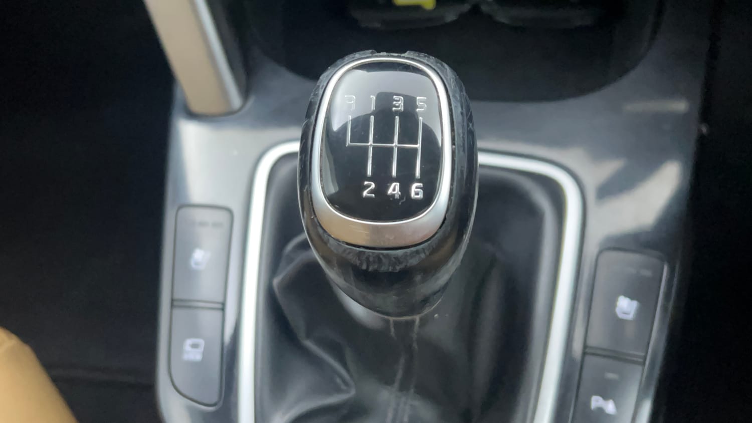 Used 2023 Kia Seltos HTX Plus 1.5 Diesel Diesel Manual interior GEAR  KNOB VIEW