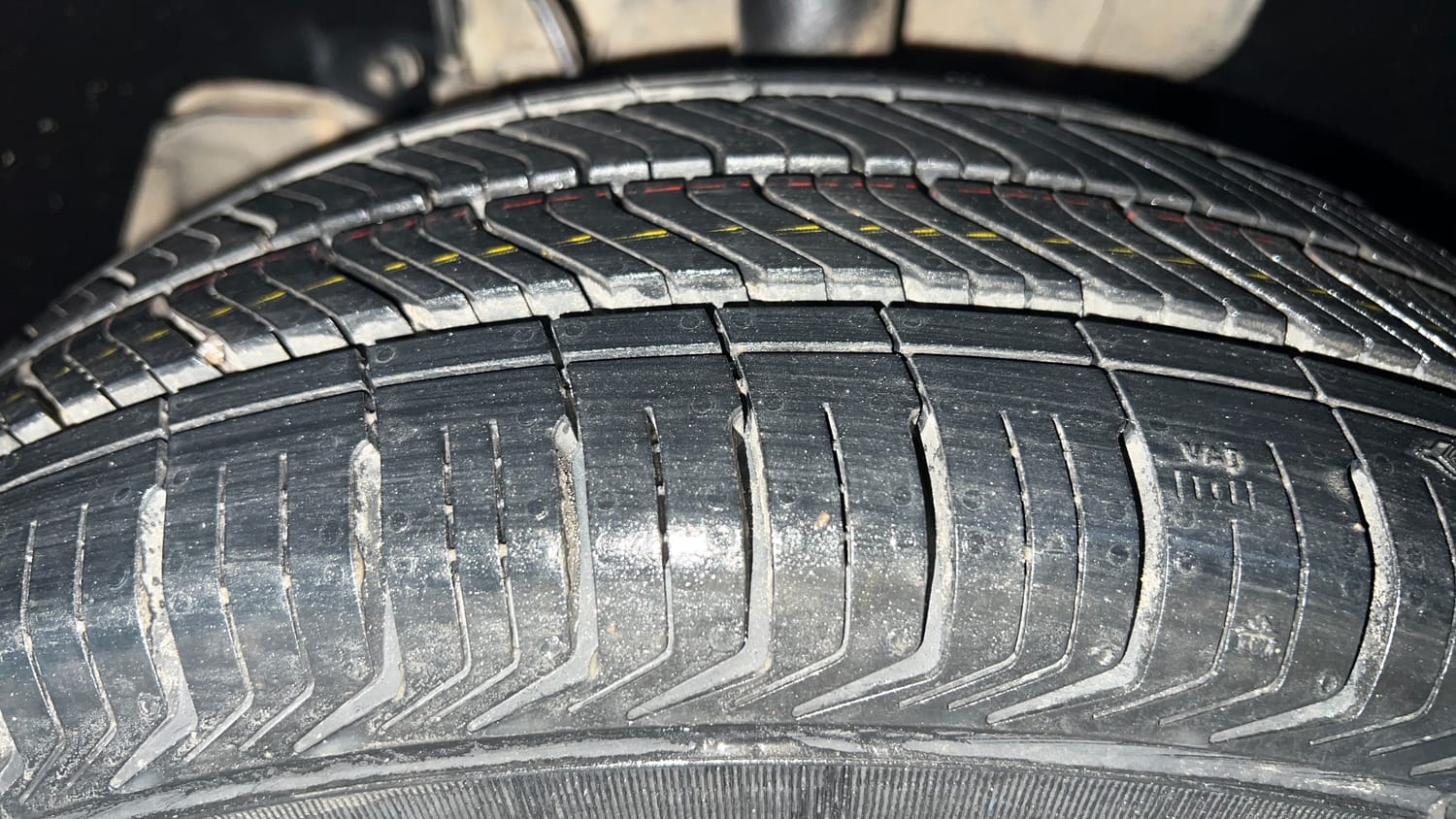 Used 2020 Tata Tiago Revotron XZA Petrol Automatic tyres LEFT FRONT TYRE TREAD VIEW