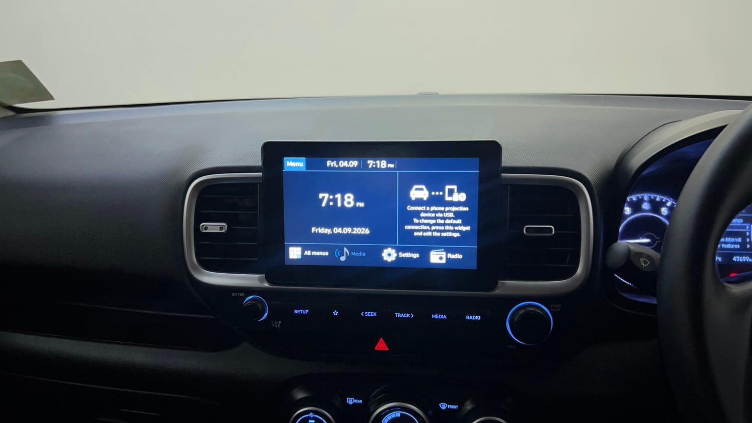 Used 2021 Hyundai Venue SX 1.0 Turbo iMT Petrol Manual top_features Touch screen infotainment system