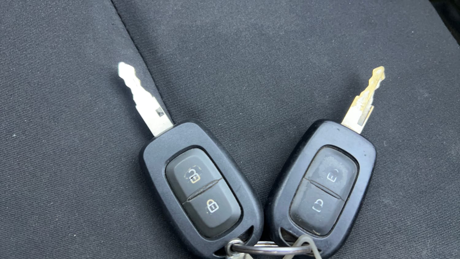 Used 2017 Renault Kwid 1.0 RXT AMT Opt Petrol Automatic extra CAR KEY VIEW