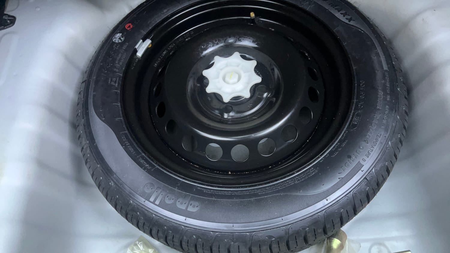 Used 2018 Hyundai Grand i10 Sportz AT 1.2 Kappa VTVT Petrol Automatic tyres SPARE TYRE VIEW