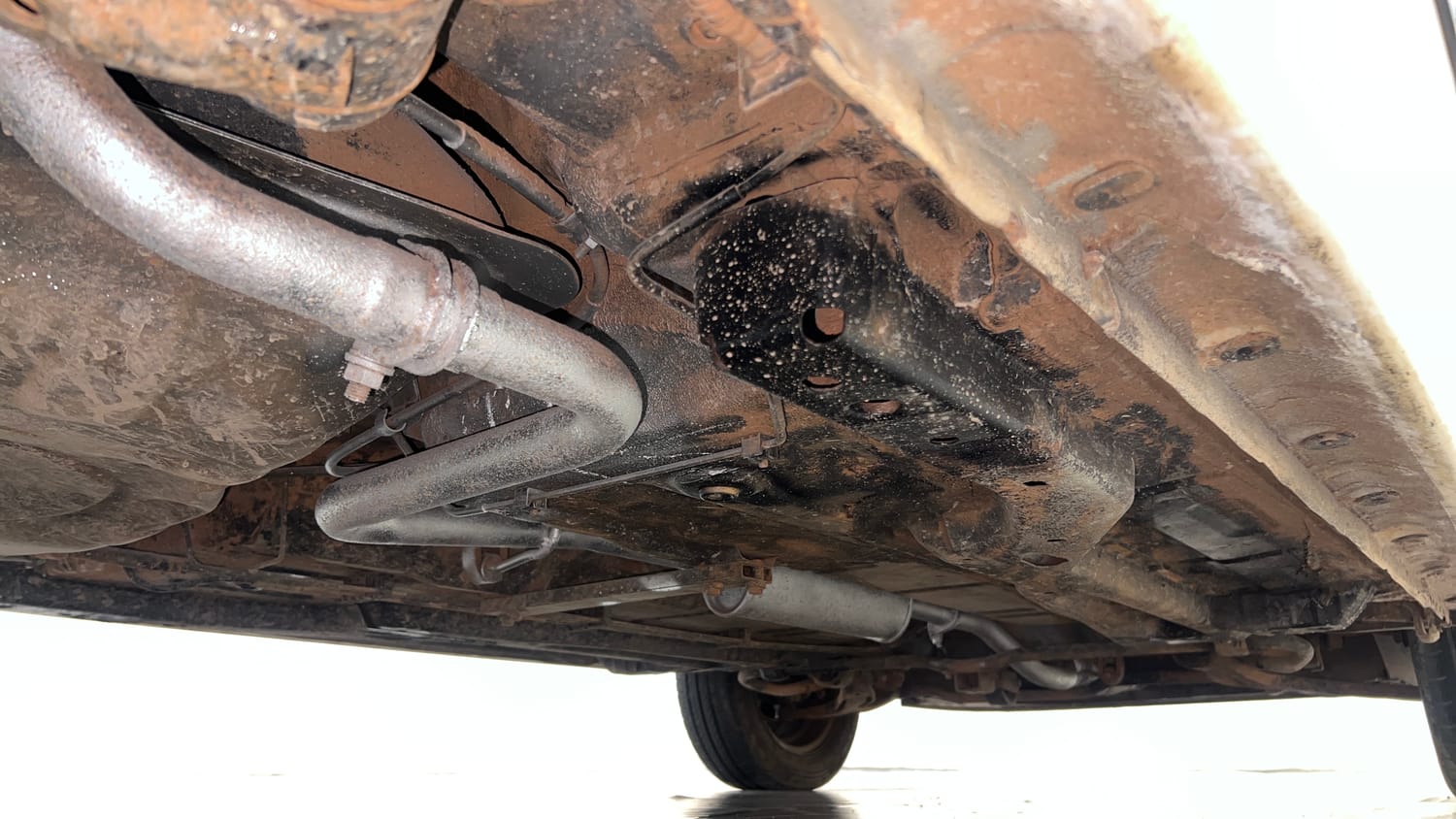 Used 2016 Tata Tiago Revotron XT Petrol Manual extra REAR RIGHT UNDERBODY VIEW
