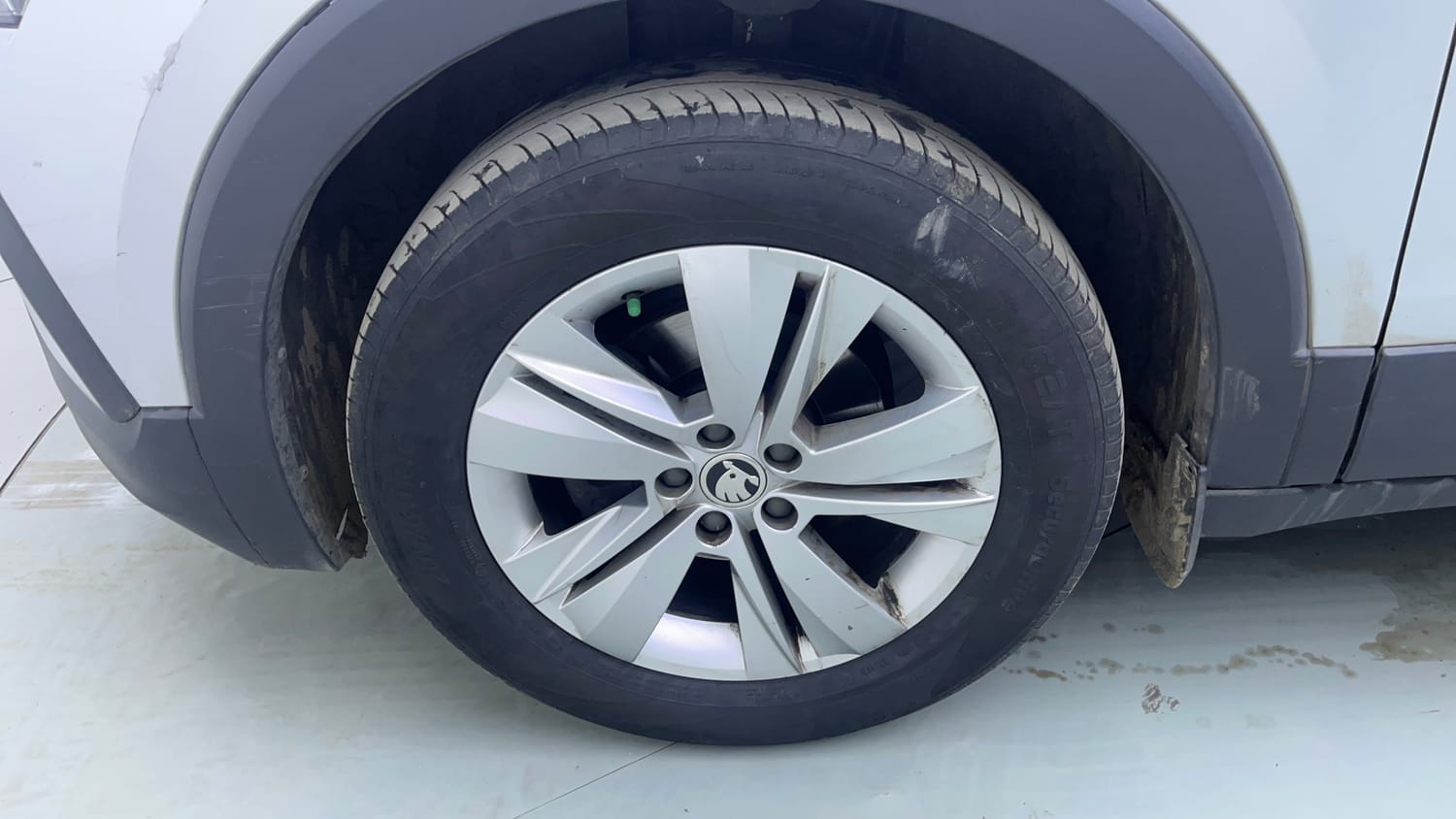 Used 2023 Skoda Kushaq Ambition 1.0L TSI MT Petrol Manual tyres LEFT FRONT TYRE RIM VIEW