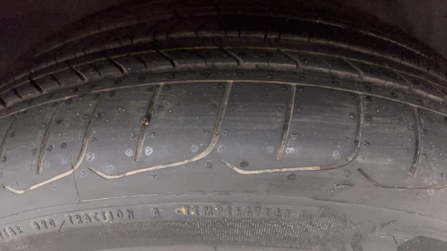 Used 2015 Audi A3 35 TDI Premium Plus + Sunroof Diesel Automatic tyres RIGHT FRONT TYRE TREAD VIEW