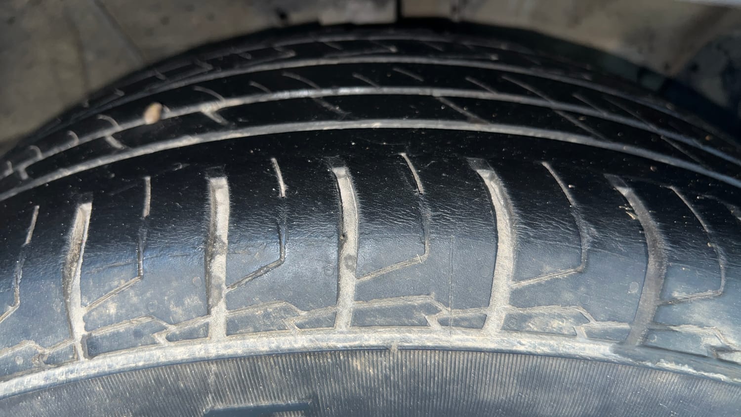 Used 2024 Hyundai Creta SX 1.5 Petrol IVT Petrol Automatic tyres RIGHT FRONT TYRE TREAD VIEW