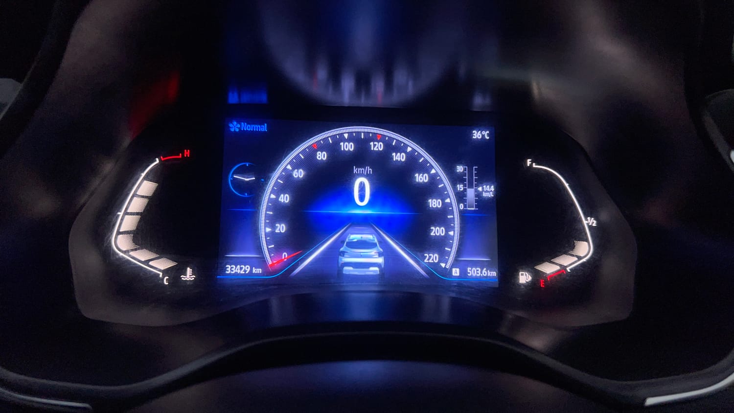 Used 2022 Renault Kiger RXZ 1.0 Turbo MT Petrol Manual interior CLUSTERMETER VIEW