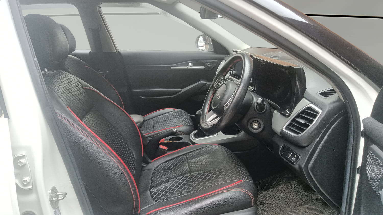 Used 2021 Kia Seltos HTK 1.5 Petrol Manual interior RIGHT SIDE FRONT DOOR CABIN VIEW