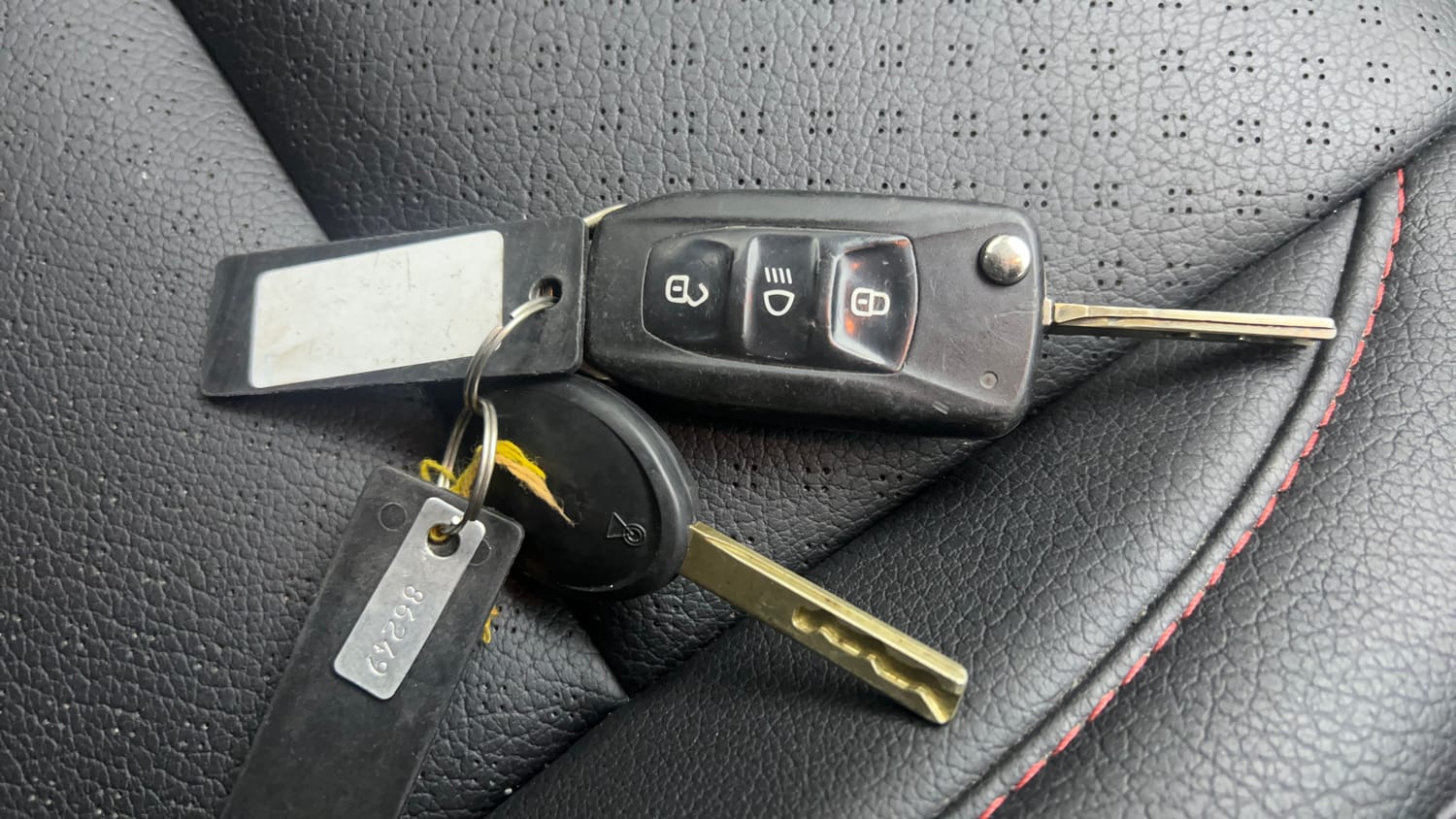 Used 2023 Tata Altroz XM Petrol Petrol Manual extra CAR KEY VIEW