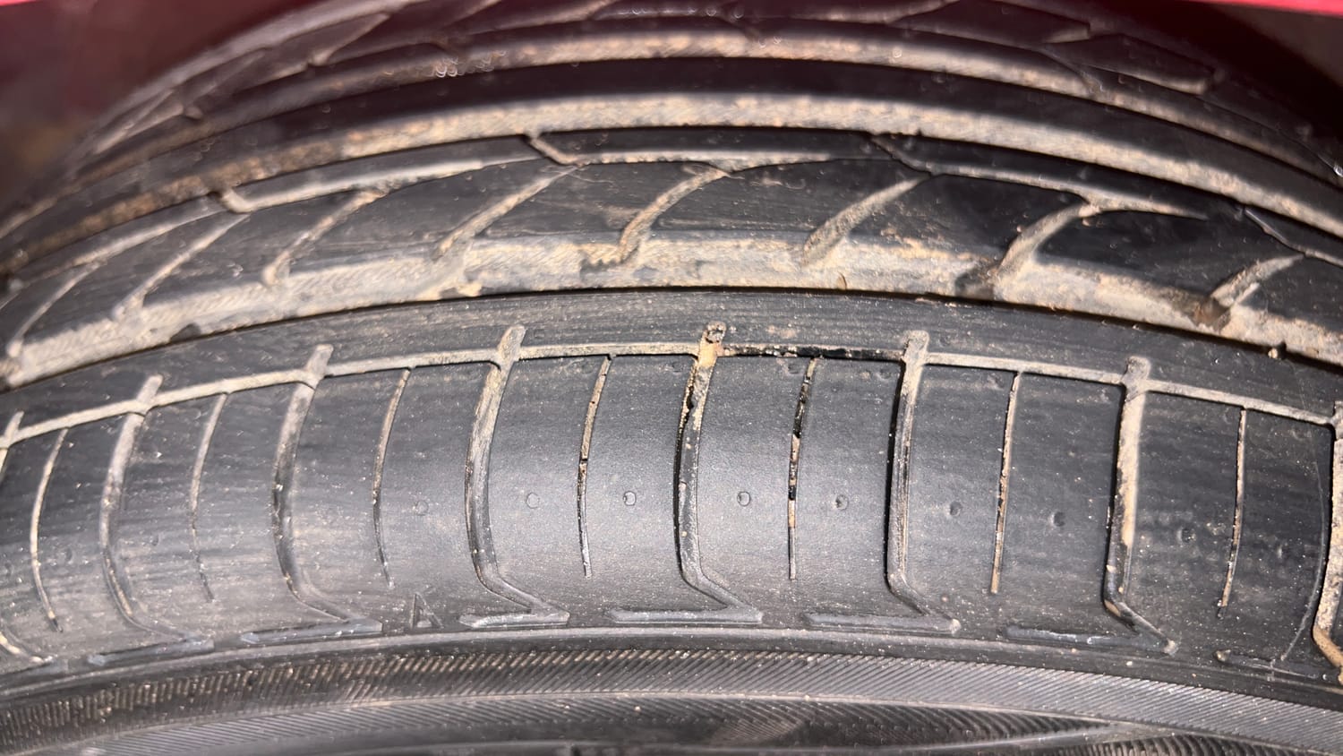 Used 2016 Maruti Suzuki Baleno Zeta 1.2 AT Petrol Automatic tyres LEFT FRONT TYRE TREAD VIEW