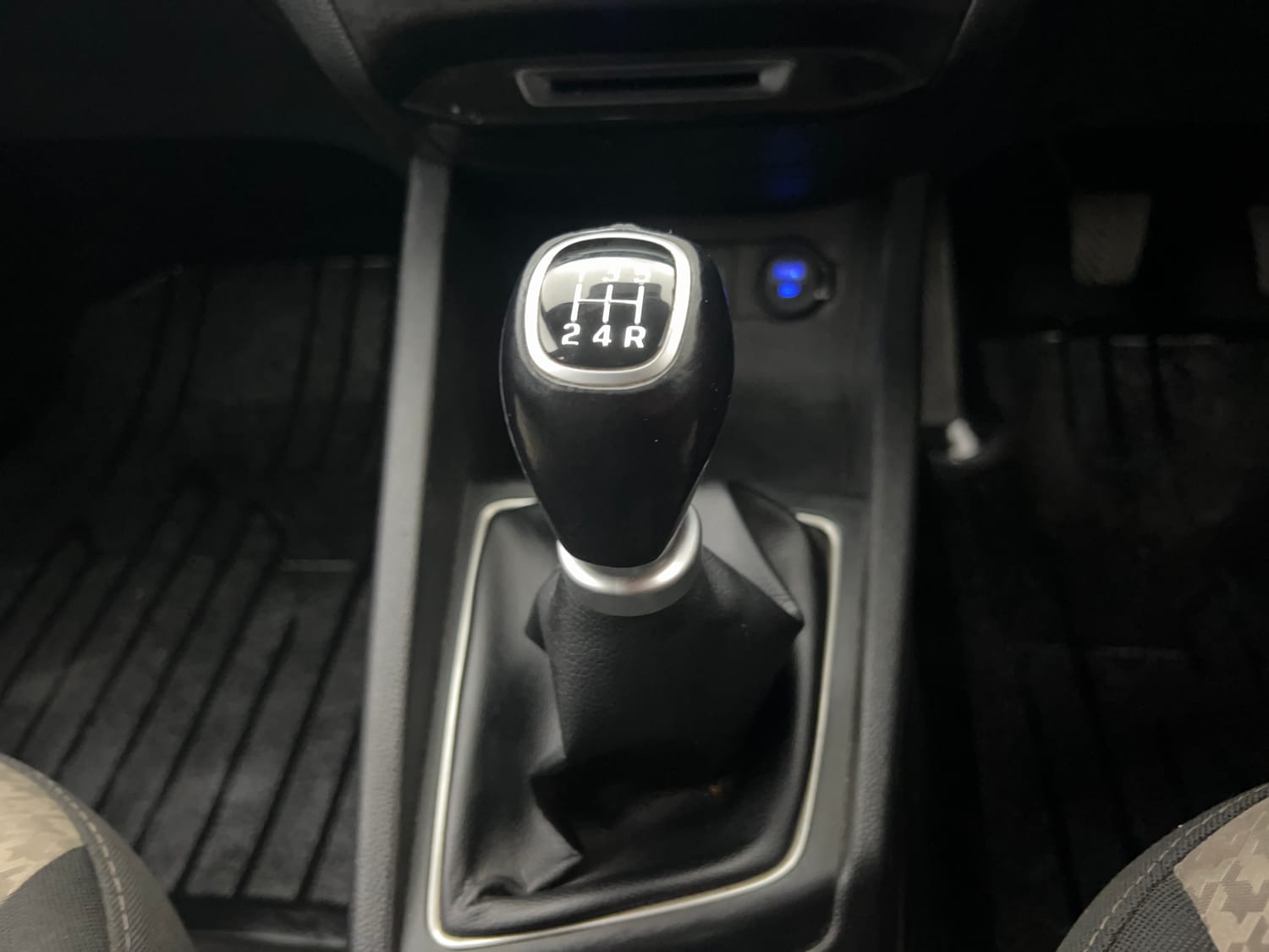 Used 2018 Hyundai Elite i20 Asta 1.2 (O) Petrol Manual interior GEAR  KNOB VIEW