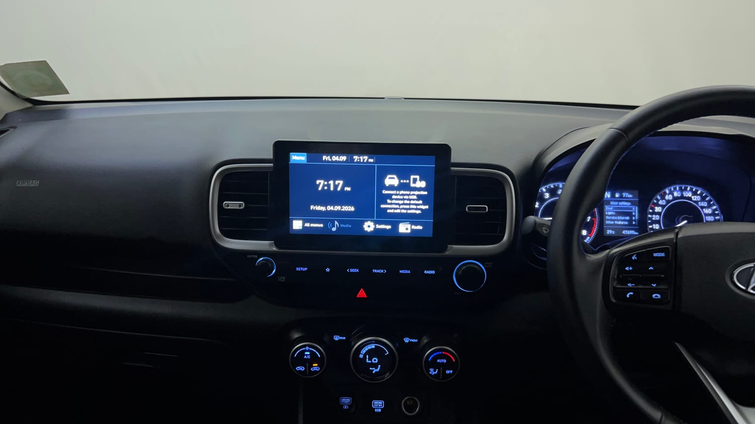 Used 2021 Hyundai Venue SX 1.0 Turbo iMT Petrol Manual interior MUSIC SYSTEM & AC CONTROL VIEW