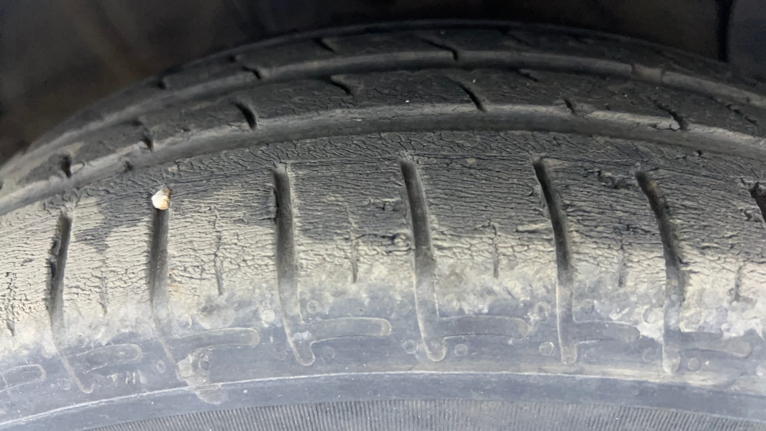 Used 2022 Hyundai Grand i10 Nios Sportz U2 1.2 CRDi Diesel Manual tyres RIGHT FRONT TYRE TREAD VIEW