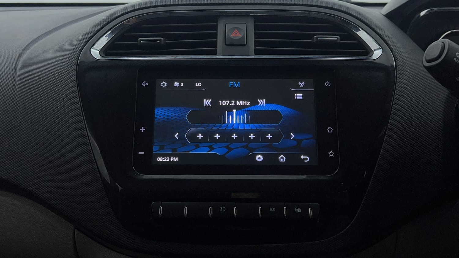Used 2019 Tata Tiago Revotron XZ Plus Petrol Manual top_features Touch screen infotainment system