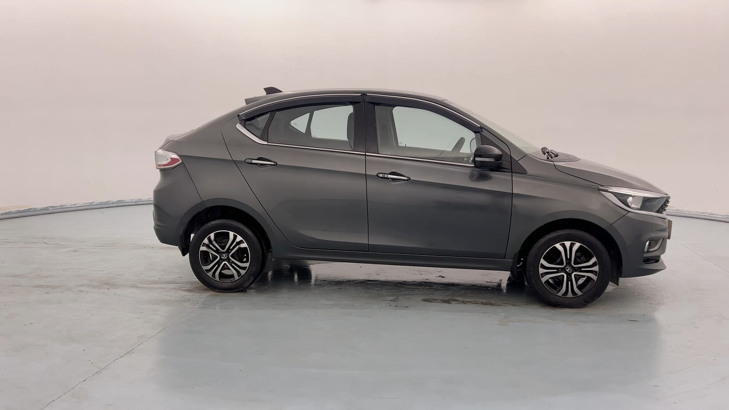 Used 2022 Tata Tigor XZ Plus CNG Cng Manual exterior RIGHT SIDE VIEW