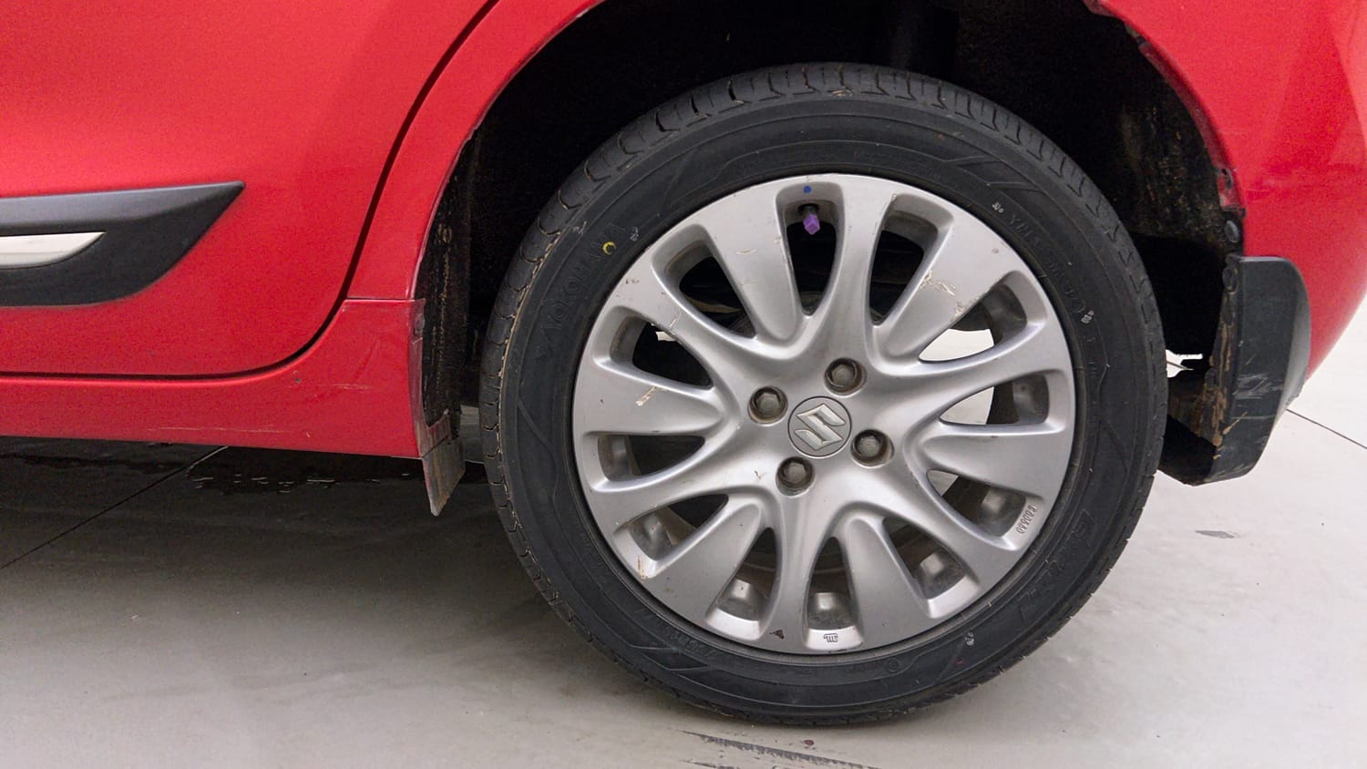 Used 2016 Maruti Suzuki Baleno Zeta 1.2 AT Petrol Automatic tyres LEFT REAR TYRE RIM VIEW