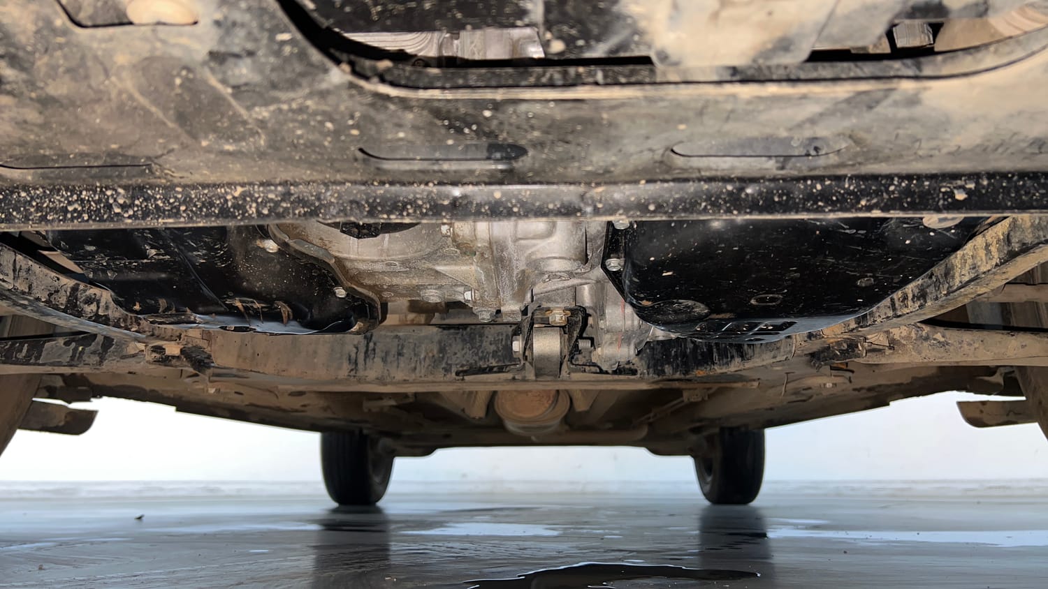 Used 2023 Nissan Magnite XV Premium Turbo CVT Petrol Automatic extra FRONT LEFT UNDERBODY VIEW