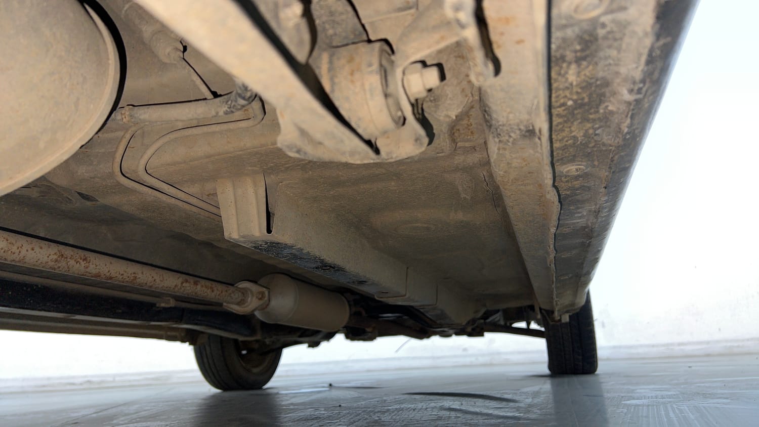 Used 2013 Maruti Suzuki Wagon R VXI Petrol Manual extra REAR RIGHT UNDERBODY VIEW
