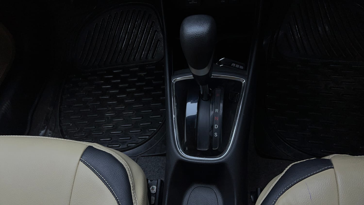Used 2022 Honda Amaze VX CVT 1.2 Petrol Petrol Automatic interior GEAR  KNOB VIEW