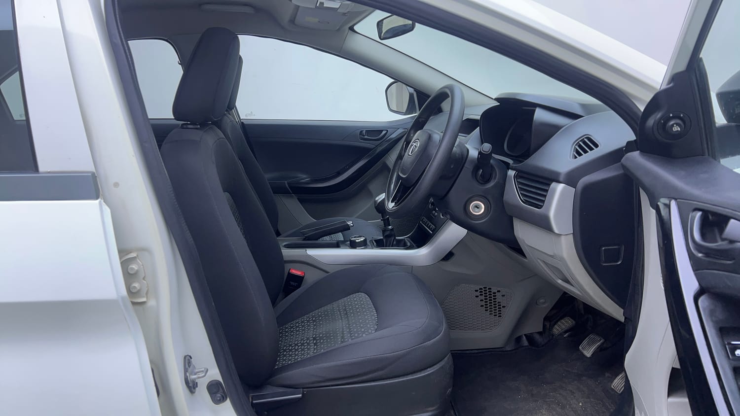 Used 2018 Tata Nexon XM Petrol Manual interior RIGHT SIDE FRONT DOOR CABIN VIEW