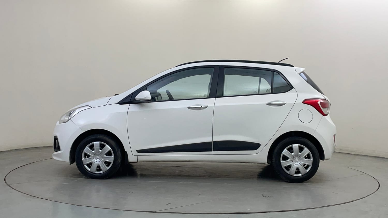 Used 2014 Hyundai Grand i10 Sportz 1.2 Kappa VTVT Petrol Manual exterior LEFT SIDE VIEW