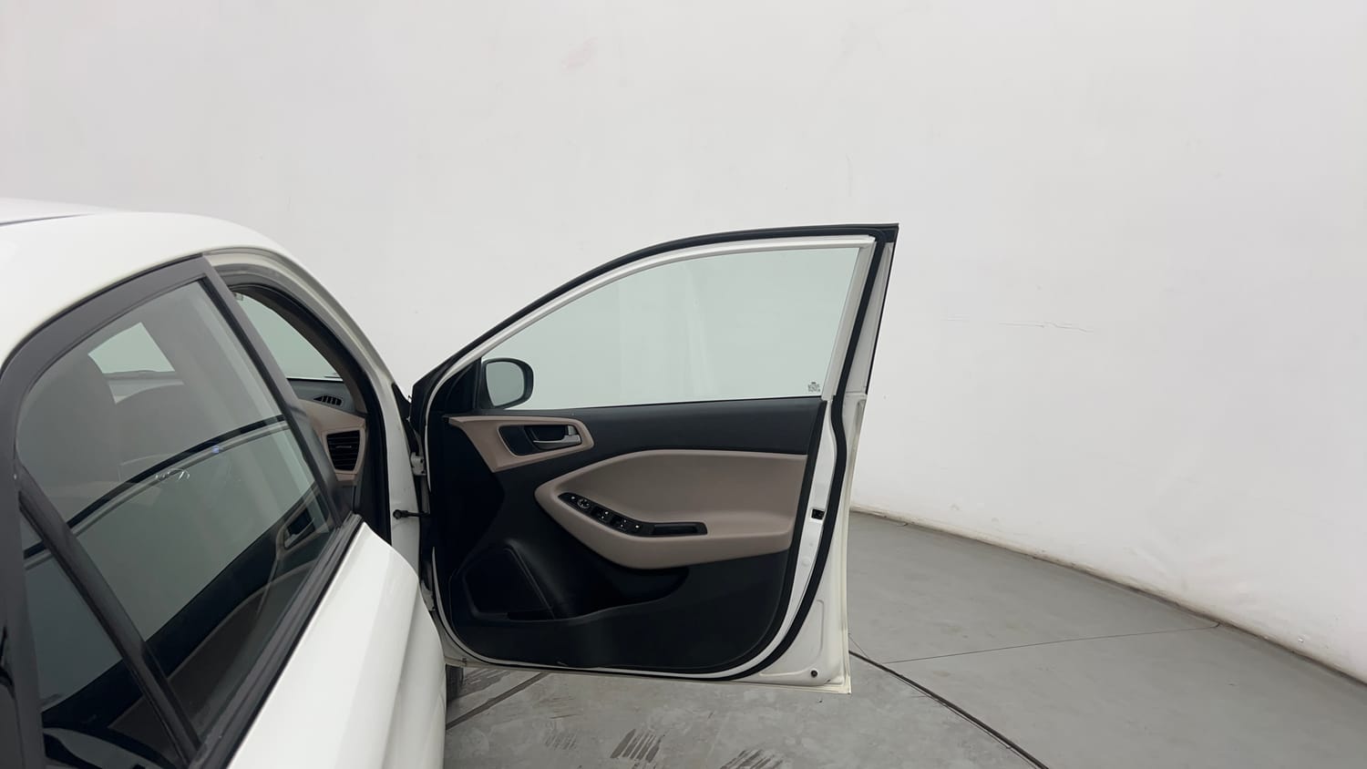 Used 2018 Hyundai Elite i20 Asta 1.2 (O) Petrol Manual interior RIGHT FRONT DOOR OPEN VIEW