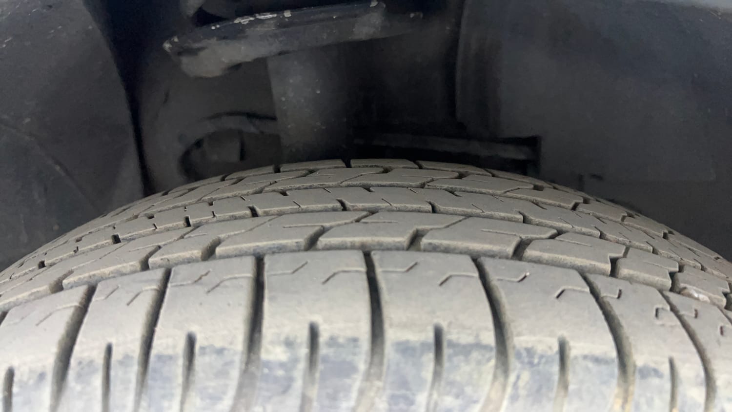 Used 2018 Tata Nexon XM Petrol Manual tyres RIGHT FRONT TYRE TREAD VIEW