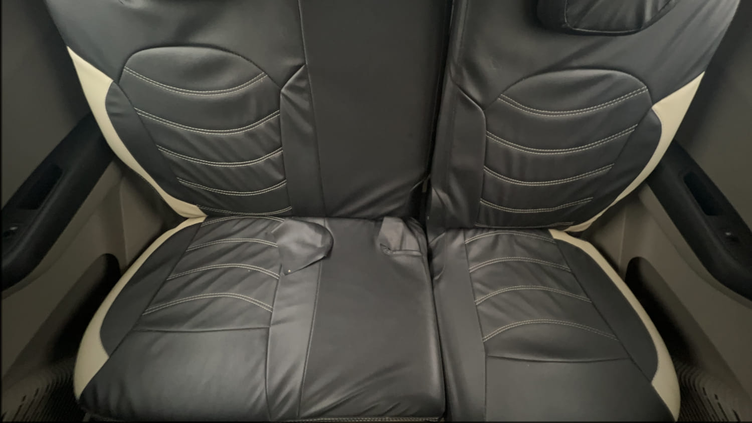 Used 2022 Renault Triber RXZ Dual Tone Petrol Manual interior REAR SEAT CONDITION VIEW