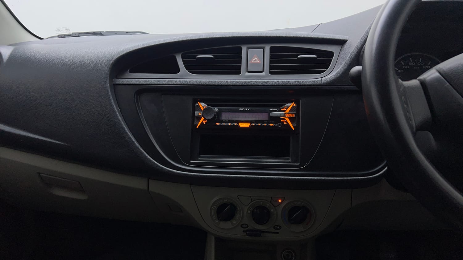 Used 2016 Maruti Suzuki Alto K10 LXi Petrol Manual interior MUSIC SYSTEM & AC CONTROL VIEW