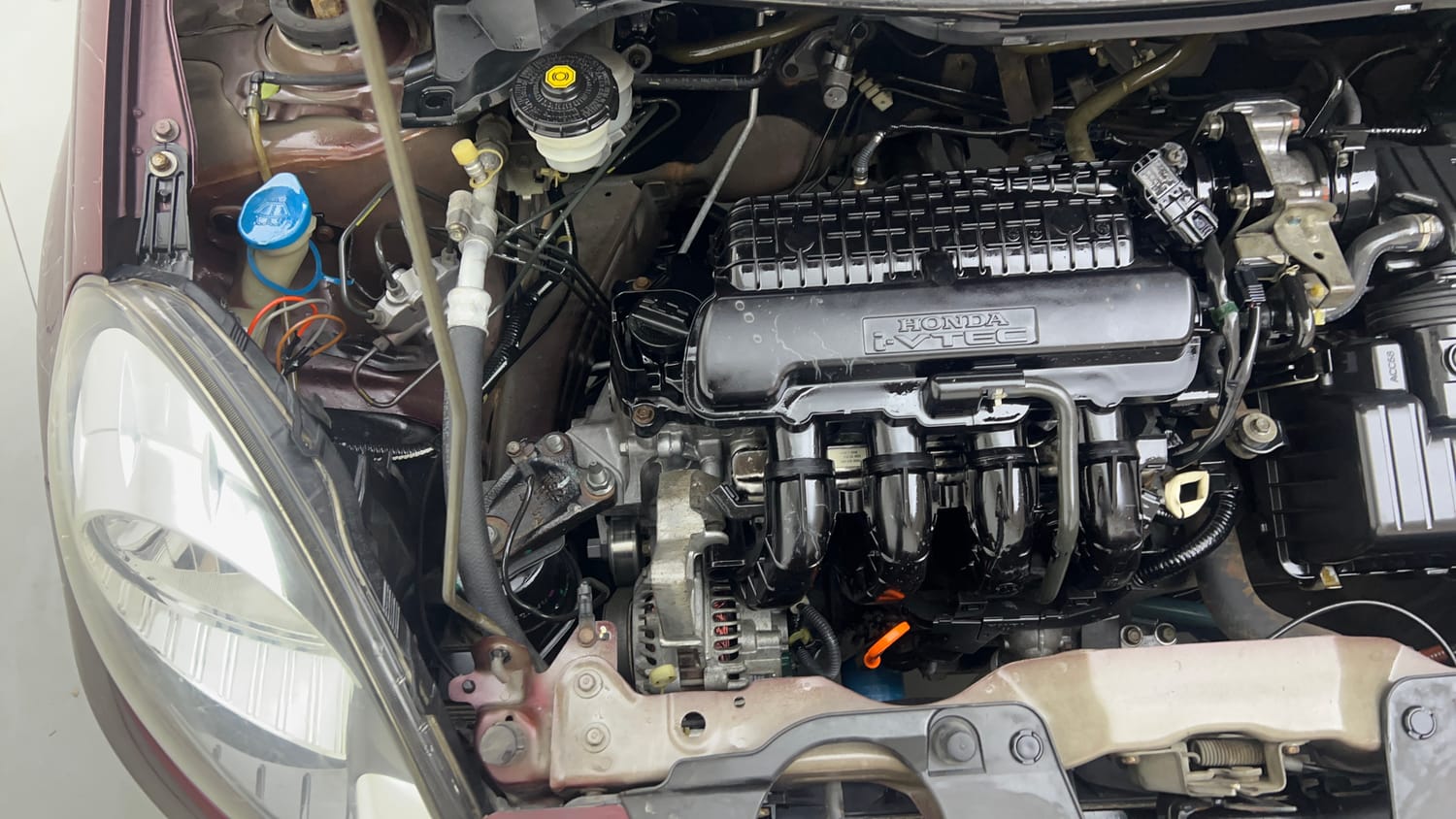 Used 2015 Honda Amaze 1.2 S i-VTEC Petrol Manual engine ENGINE RIGHT SIDE VIEW