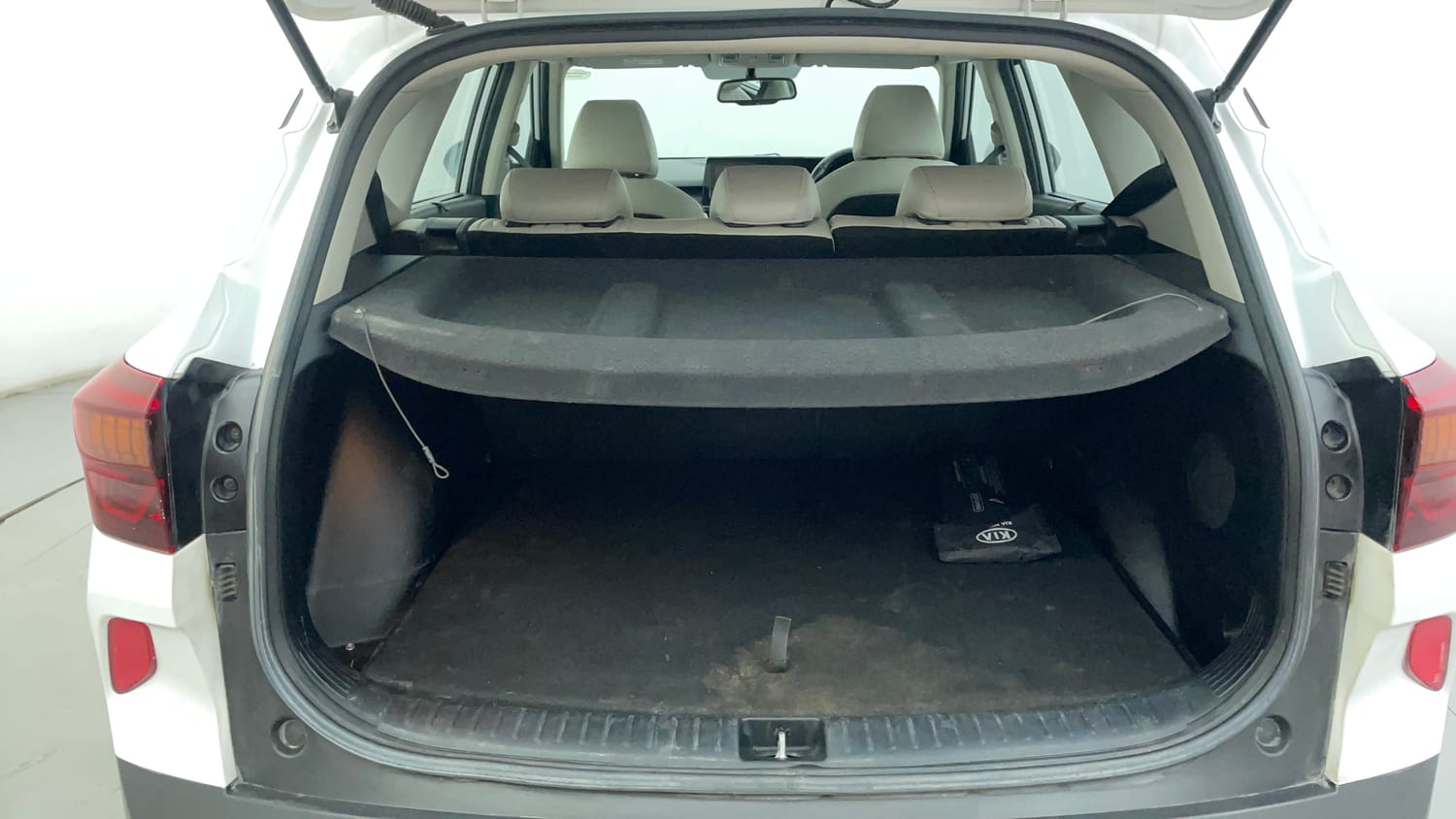 Used 2019 Kia Seltos HTX Plus 1.5 Diesel Diesel Manual interior DICKY INSIDE VIEW