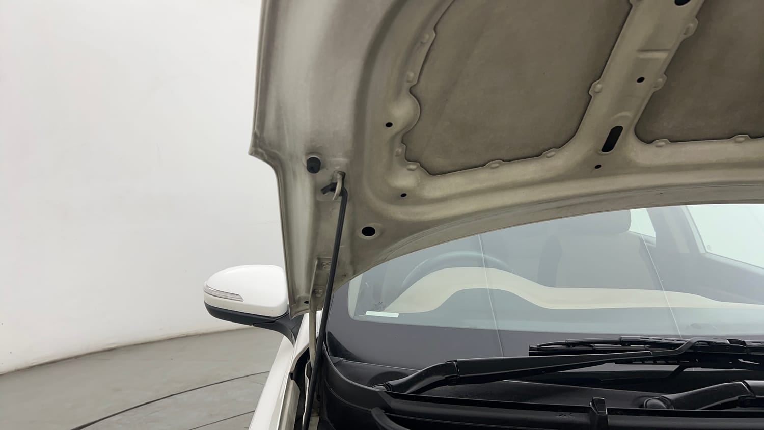 Used 2018 Hyundai Elite i20 Asta 1.2 (O) Petrol Manual engine ENGINE RIGHT SIDE HINGE & APRON VIEW