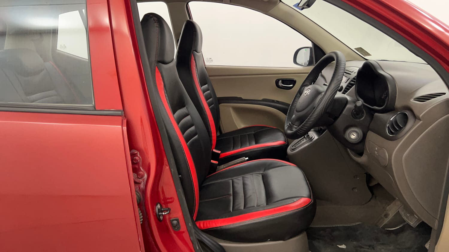 Used 2013 Hyundai i10 Sportz 1.2 AT Kappa2 Petrol Automatic interior RIGHT SIDE FRONT DOOR CABIN VIEW