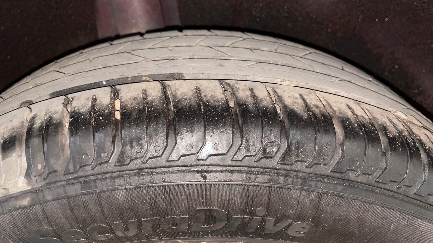 Used 2019 Maruti Suzuki Baleno Alpha 1.2 AT Petrol Automatic tyres RIGHT REAR TYRE TREAD VIEW