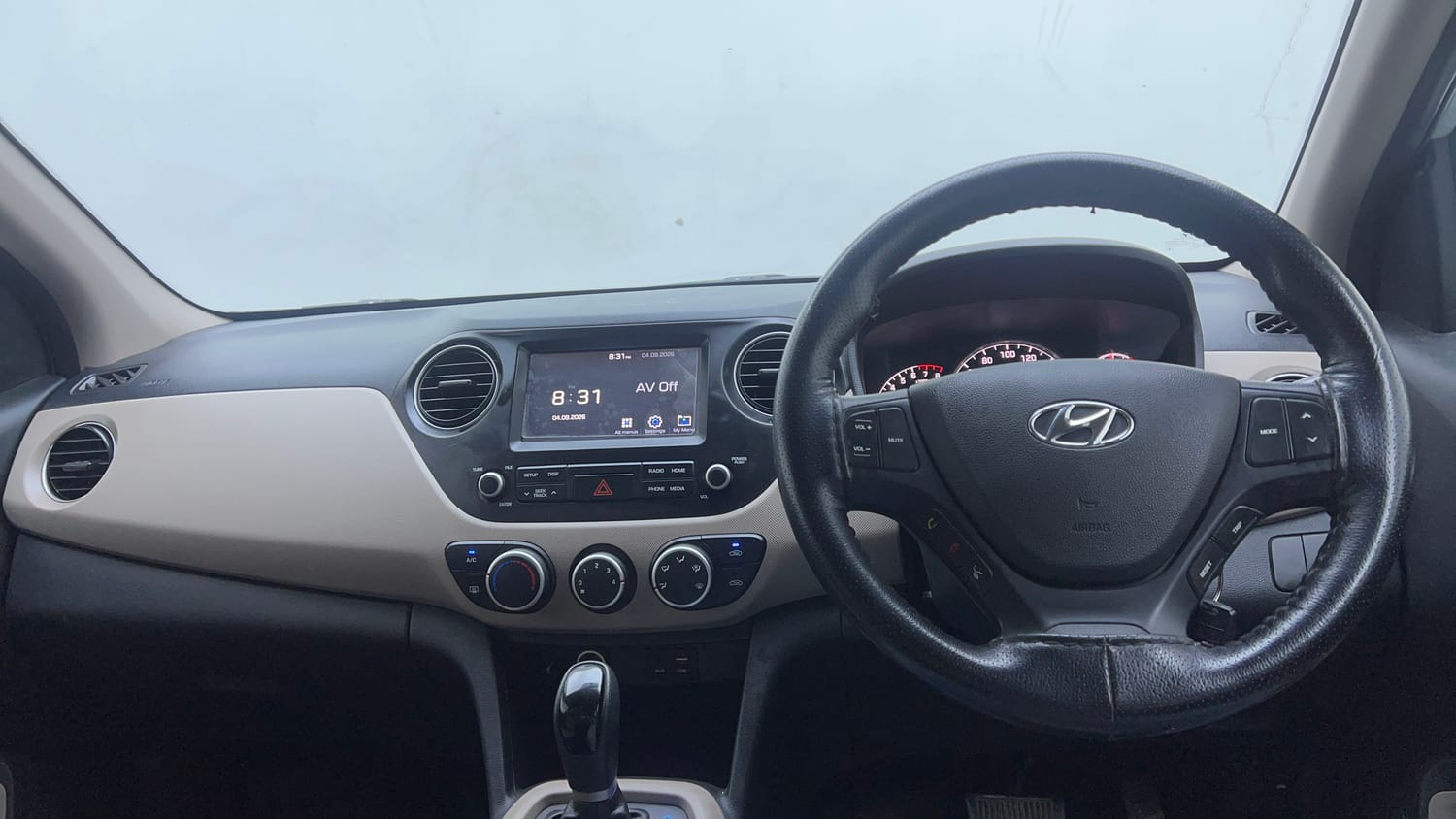 Used 2018 Hyundai Grand i10 Sportz AT 1.2 Kappa VTVT Petrol Automatic interior DASHBOARD VIEW