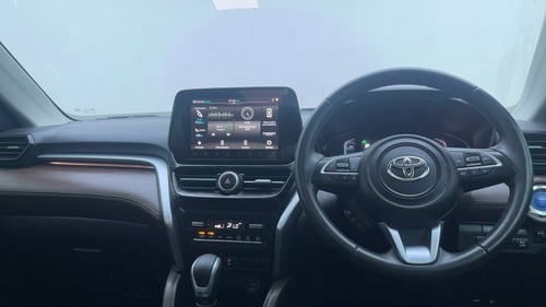 Used 2024 Toyota Urban Cruiser Hyryder V Hybrid Dual Tone Hybrid Automatic interior DASHBOARD VIEW