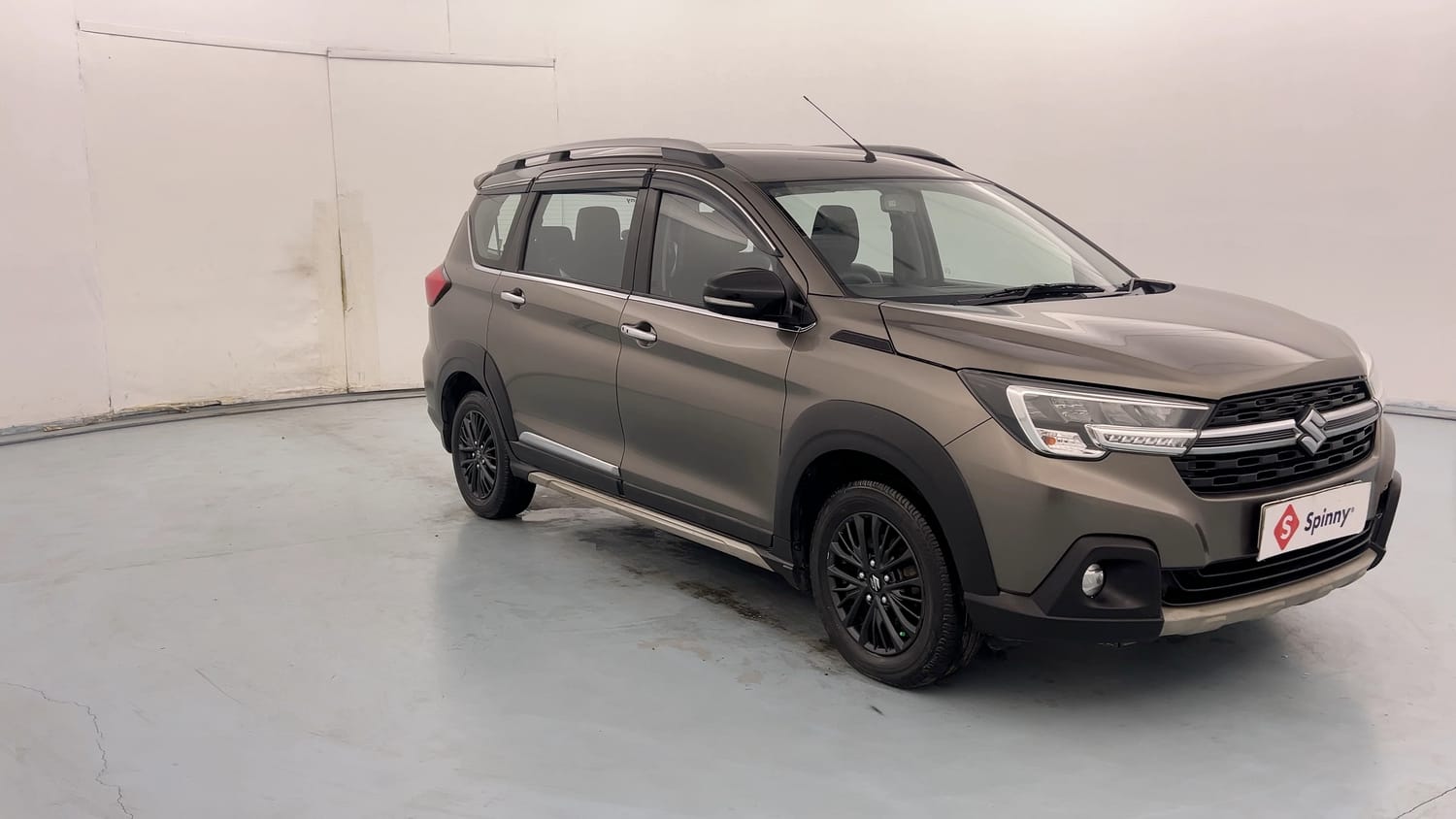 Used 2022 Maruti Suzuki XL6 Zeta AT Petrol Petrol Automatic exterior RIGHT FRONT CORNER VIEW