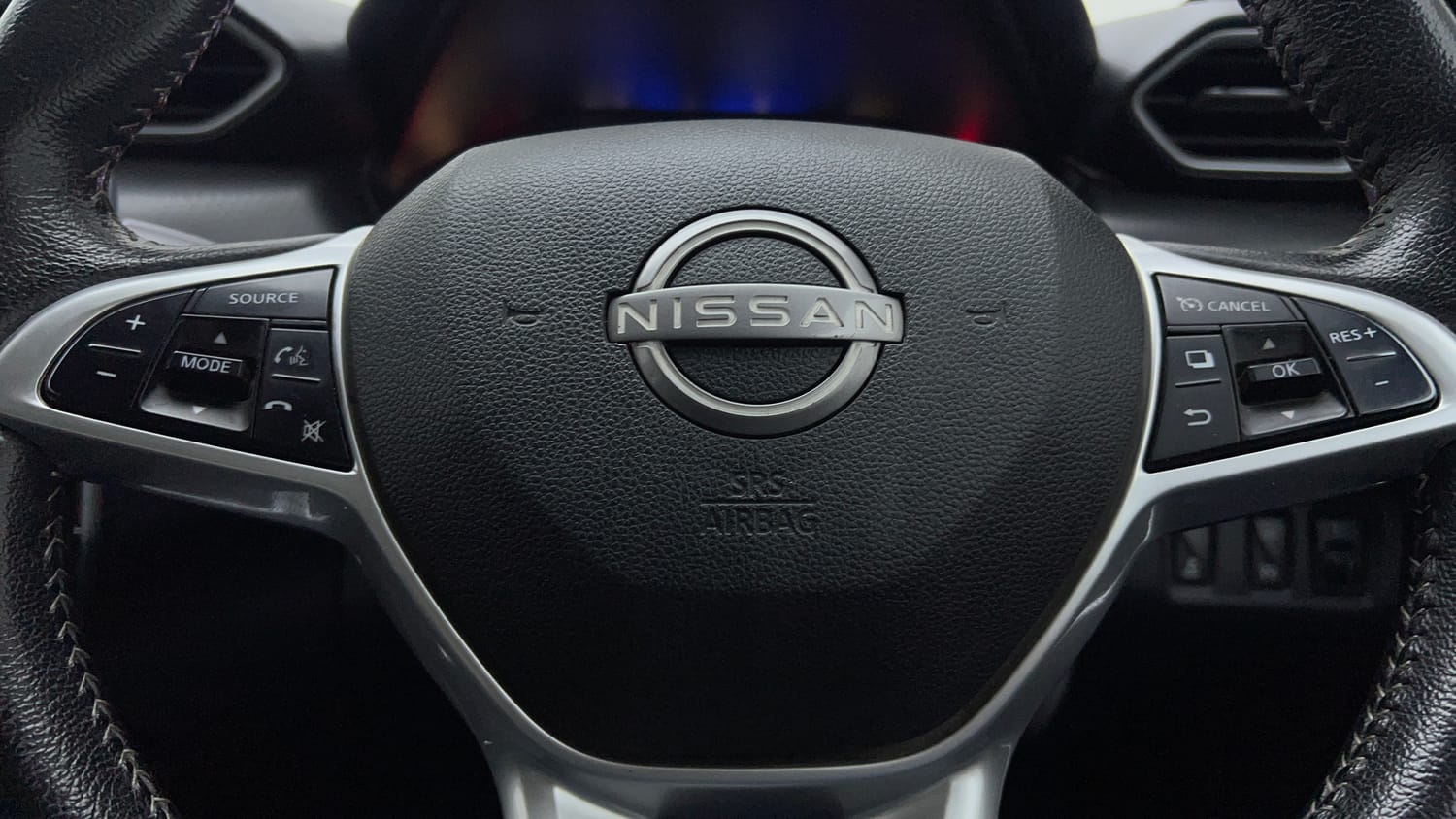 Used 2023 Nissan Magnite XV Premium Turbo CVT Petrol Automatic top_features Airbags