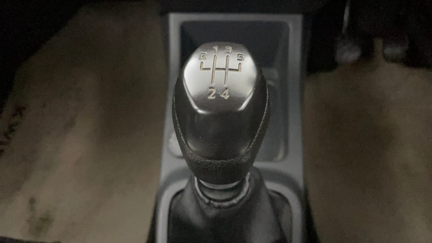 Used 2016 Renault Kwid RXT Petrol Manual interior GEAR  KNOB VIEW