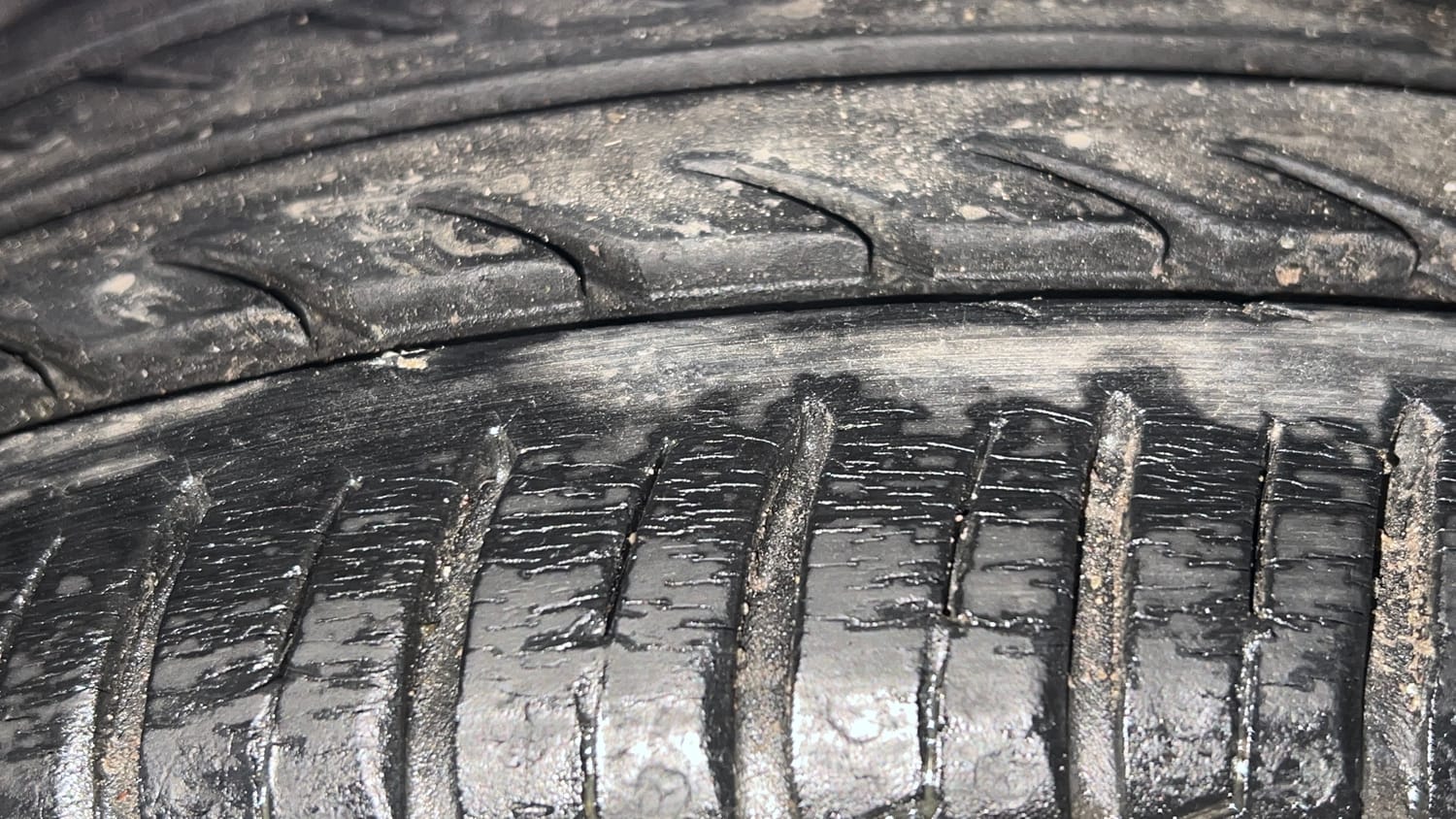 Used 2019 Tata Tiago Revotron XZ Plus Petrol Manual tyres LEFT REAR TYRE TREAD VIEW